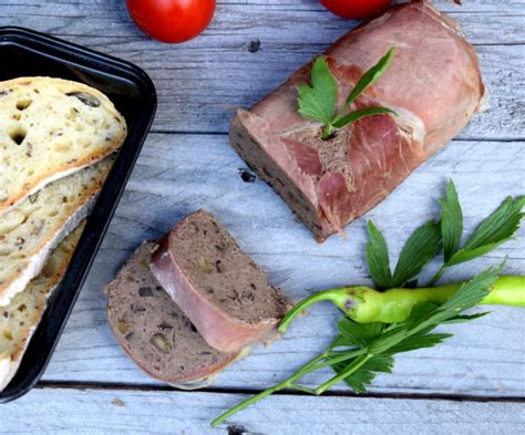 Recept na pečeňový syr s gaštanmi a prosciuttom