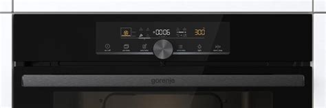 Rúra Gorenje BPS6747A06BG s pečeným cestom
