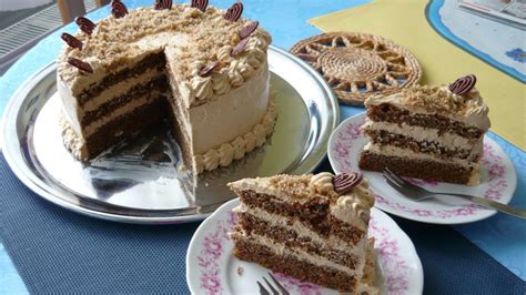 Vrstvená kávová torta