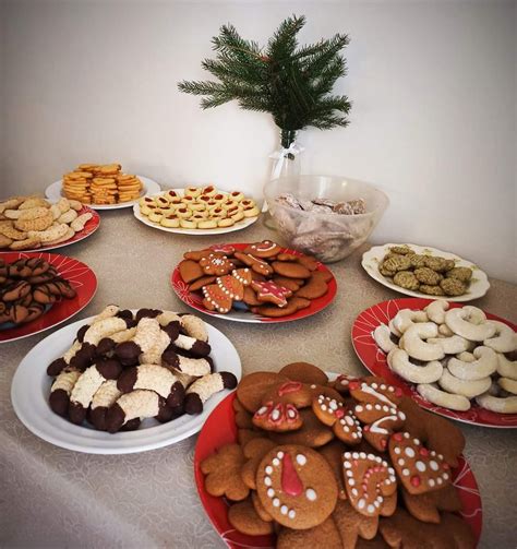 Ilustrácia sviatočne prestretého stola s produktami IKEA