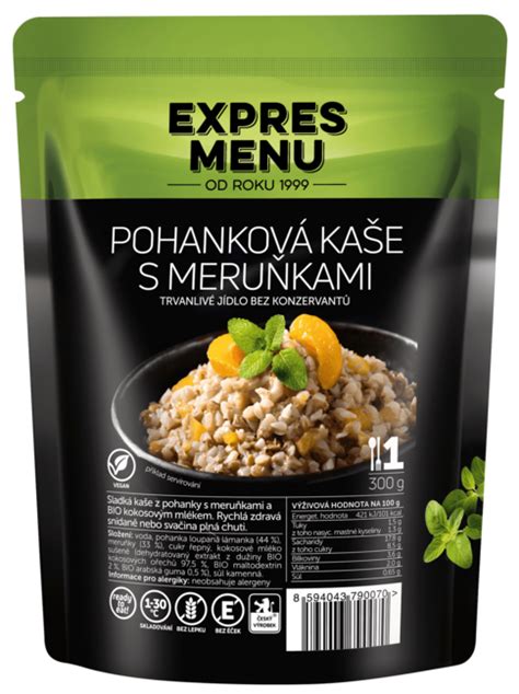 Hotová pohánková kaša s rôznymi ozdobami