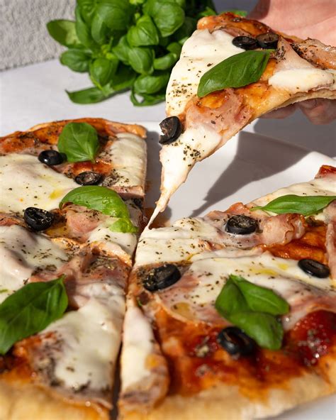 Porovnanie neapolského a rímskeho cesta na pizzu