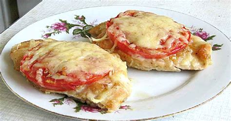 Zapekané rezne s kyslou smotanou a syrom