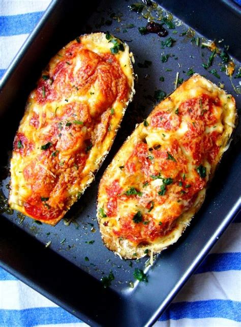 Plnený baklažán s paradajkami a mozzarellou