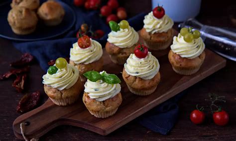 Slané talianske muffiny s bazalkovým krémom