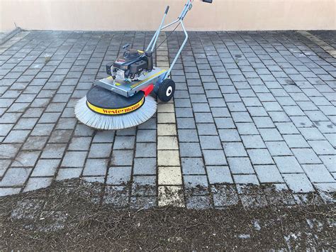 Čistenie vonkajšej časti stroja na oblátky