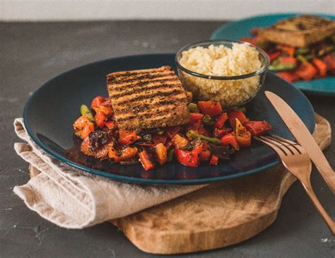 Grilované tofu so zeleninou a pšenom