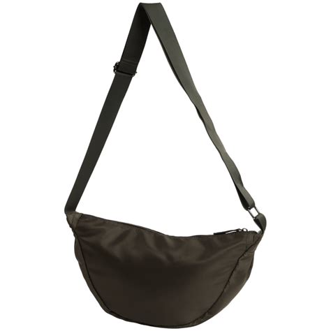 Ilustrácia muža s taškou cez rameno