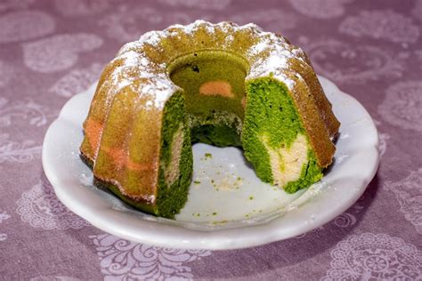 Zelená matcha bábovka s polevou