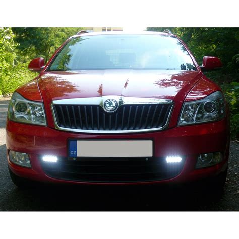 Poškodené denné svietenie na vozidle Škoda Octavia 3