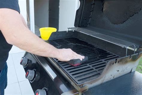 Schéma údržby a čistenia grilu