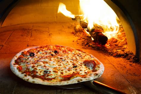 Pizza v peci