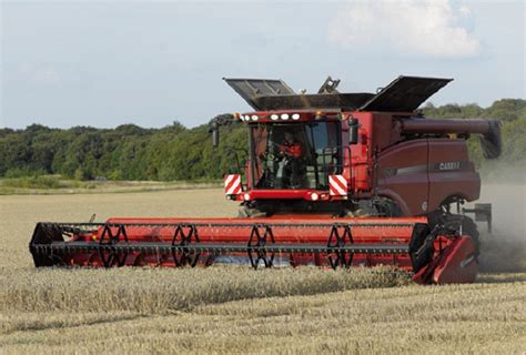 Základné poľnohospodárske stroje a náradie