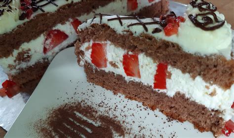 Šľahačková torta s jahodami