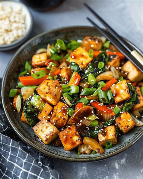 Rôzne jedlá s tofu (kari, šaláty, stir-fry)