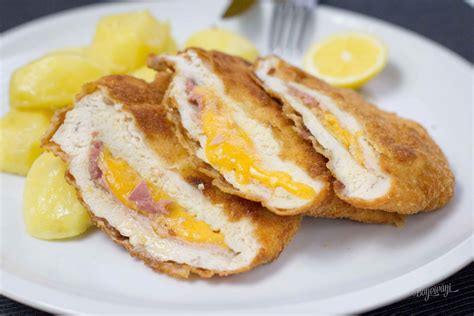 Kuracie Cordon Bleu na plechu pred pečením