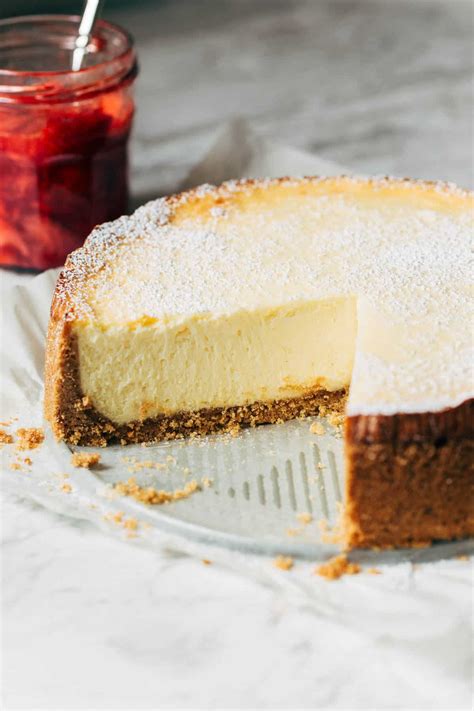 New York cheesecake s ovocným toppingom