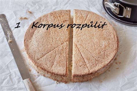 Technika rovnomerného krájania tortového korpusu