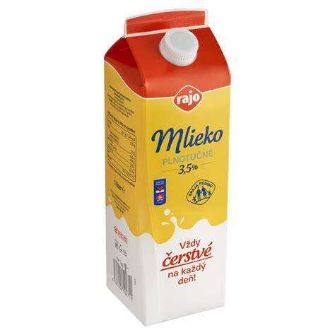 Fľaša bieleho octu a čerstvé plnotučné mlieko
