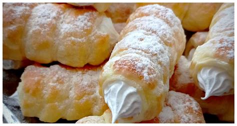 Trubičky z tortových oblátok s krémom