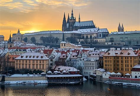 Panoramatický výhľad na Pražský hrad z reštaurácie Kuchyň