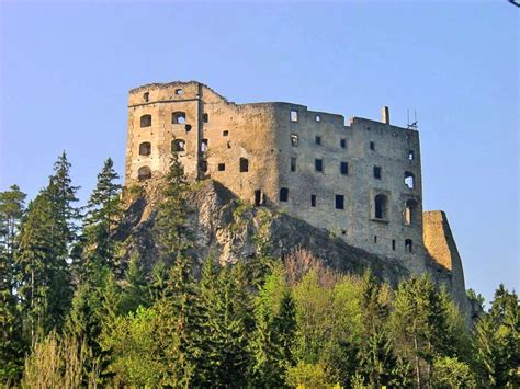 Panoramatický pohľad na Likavský hrad