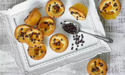 Čerstvé cuketovo-banánové muffiny s čokoládovými čipsami