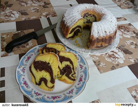 Mramorová bábovka s kakaom