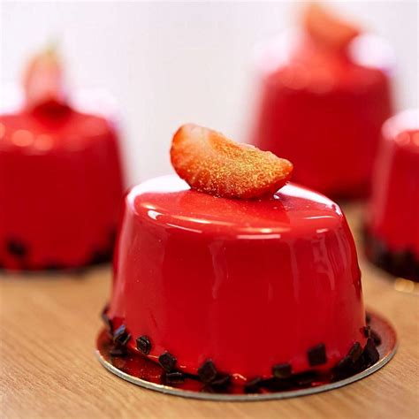 Zrkadlová poleva na torte