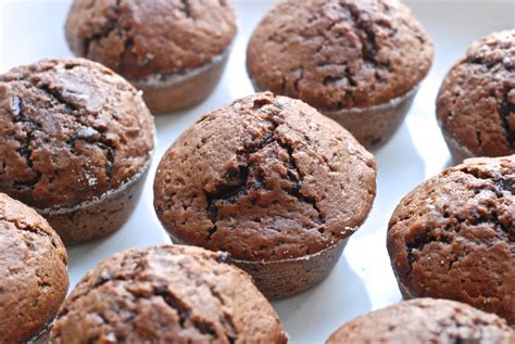 Čokoládové muffiny zdobené vajíčkami