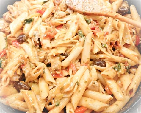 Penne s kuracím mäsom a zeleninou