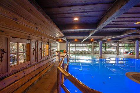 Wellness zóna s bazénom a saunou