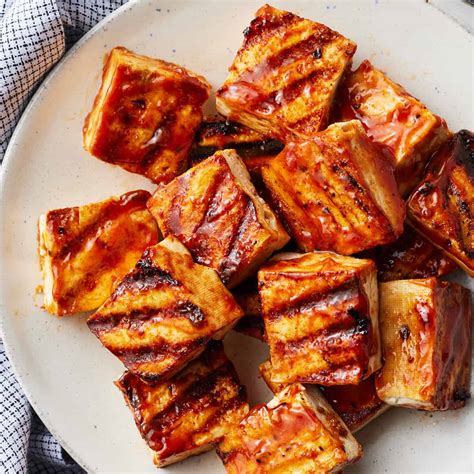 Obrázok: Široké spektrum ľudí konzumujúcich tofu