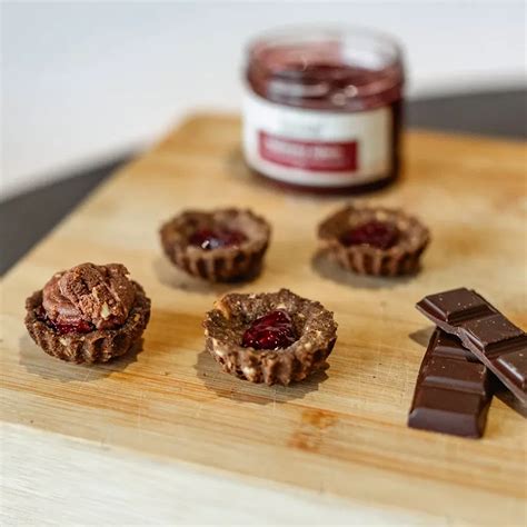 Muffinové košíčky naplnené cestom a džemom