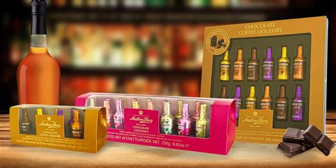 Fľaštičky s rôznymi alkoholmi a esenciami