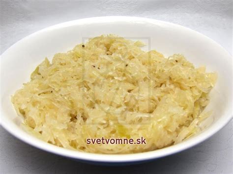 Dusená kyslá kapusta s cibuľkou
