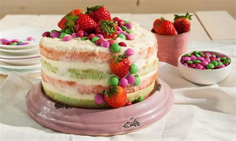 Detská torta s Oreo keksíkmi a farebnými lentilkami