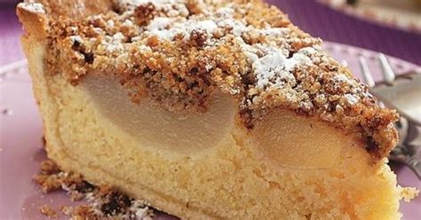 Torta s nutelovou plnkou a orechovou posýpkou