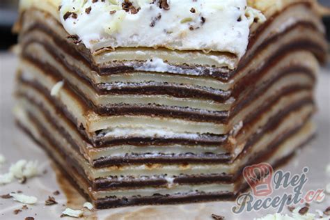 Dvojfarebná palacinková torta