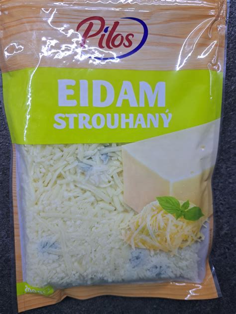 Pokazený syr s nevhodnými plesňami