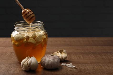 Ingrediencie na marinádu: tmavé pivo, med, cesnak, koreniny