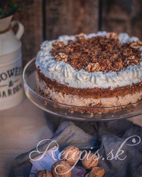 Vyskladanie torty s gaštanovou plnkou