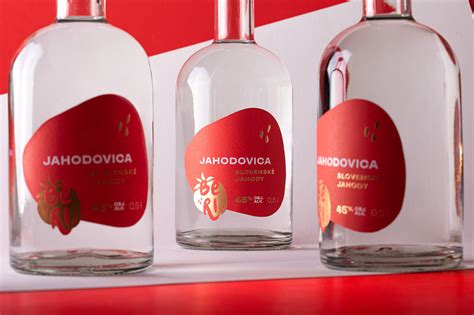 ilustrácia fľaškovania hotového destilátu