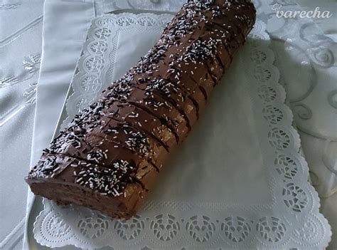 Hotová vegánska čokoládová roláda