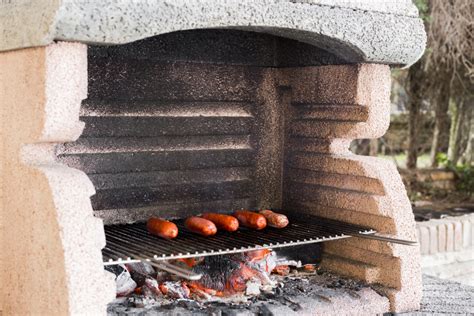 Murovanie ohniska záhradného grilu
