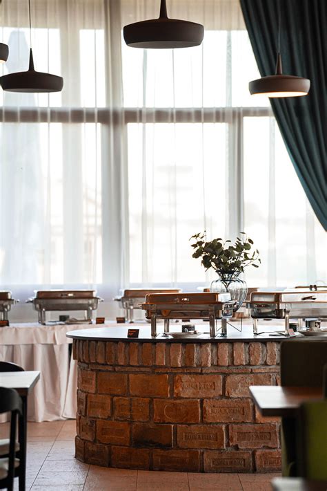 Moderný interiér bistro reštaurácie Mint