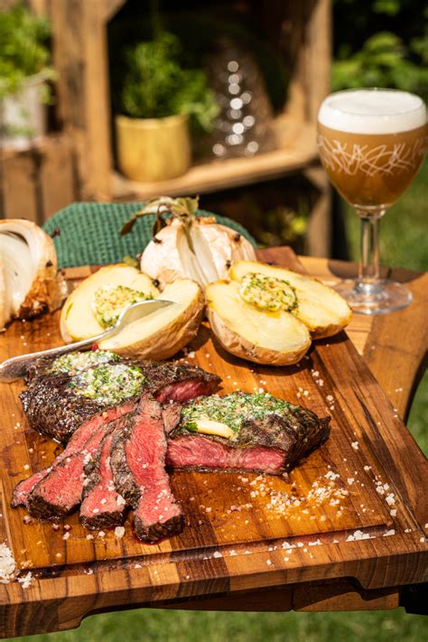 Grilovaný teľací steak na Big Green Egg