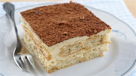 Základné ingrediencie na Tiramisu: mascarpone, savoiardi, káva, vajcia