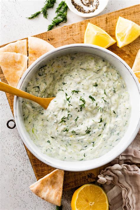 Tzatziki dip s uhorkami a kôprom