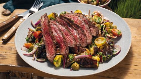 Grilovaný steak s grilovacou mriežkou